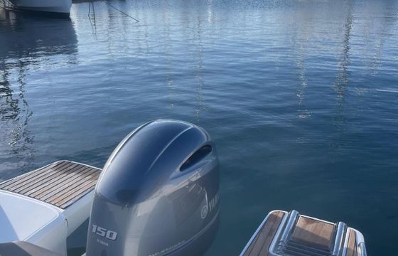 Motorboat Jeanneau Cap camarat 6.5 S2 150hp