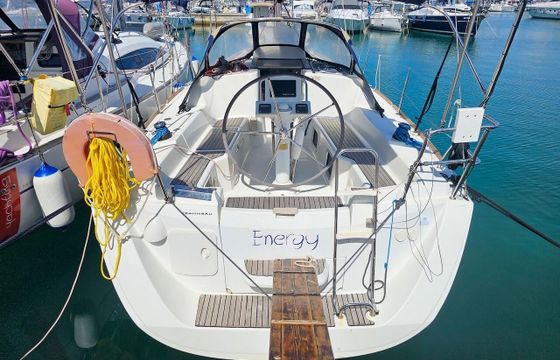 Sailboat Jeanneau Sun Odyssey 33i 9.74m