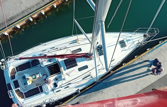 Sailboat Beneteau 351 10.32m