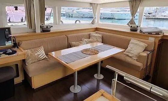Catamaran Lagoon 450 Fly 13m