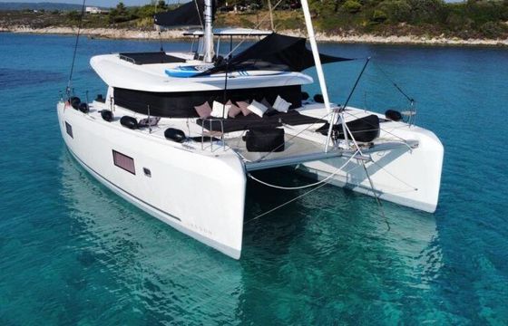 Catamaran Lagoon 420 12.8m