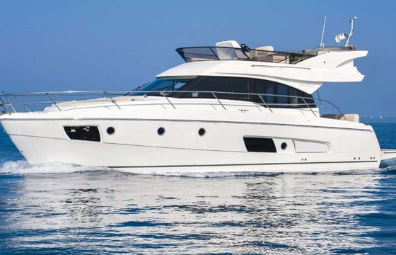 Motorboat Bavaria Virtess 420 Fly 800hp