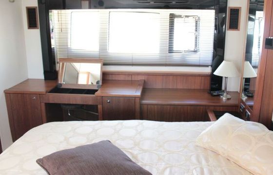 Motor yacht SUNSEEKER Predator 64 2000hp