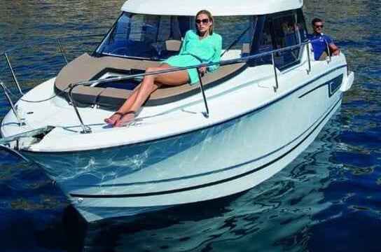 Motorboat JEANNEAU MERRY FISHER 795 200hp