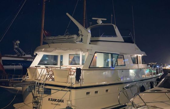 Motorboat Hatteras 65