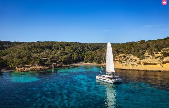 Catamaran Fountaine Pajot Alegria 67 20.5m