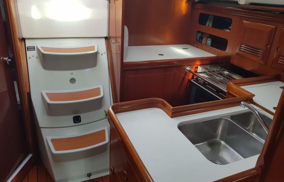 Sailboat Beneteau Oceanis 361 Clipper 10.8m