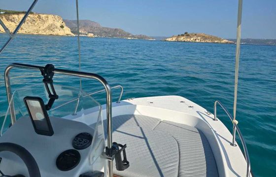 Boat without licence  Kreta Mare 5.50 walkaround