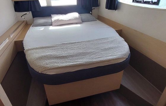 Catamaran Fountaine Pajot Lucia 40 12m