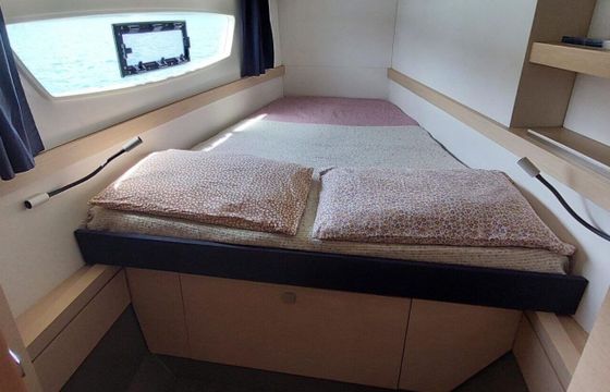 Catamaran Fountaine Pajot Lucia 40 12m