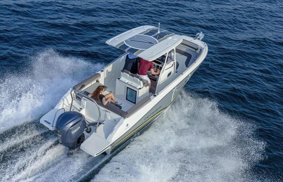 Motorboat Jeanneau Cap Camarat 7.5 CC 300hp