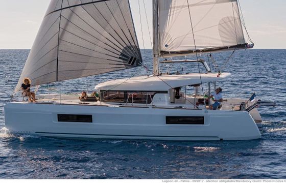 Catamaran Lagoon-Bénéteau Lagoon 40 - 4 + 2 cab 11m