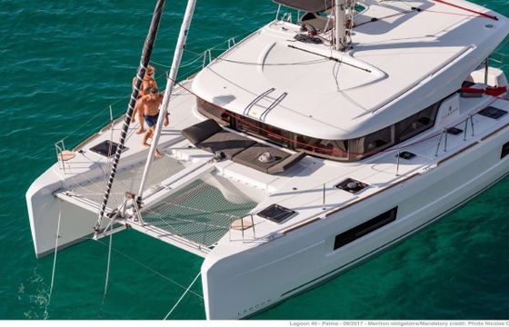 Catamaran Lagoon-Bénéteau Lagoon 40 - 4 + 2 cab 11m
