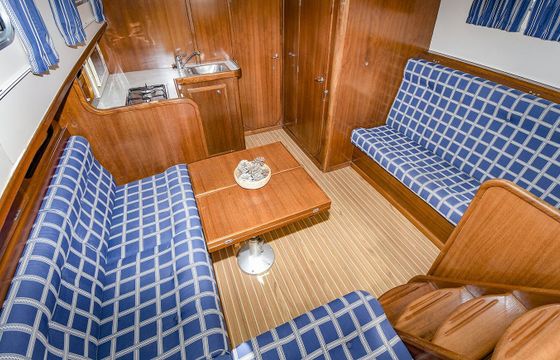 Motorboat MENORQUIN 100 380hp