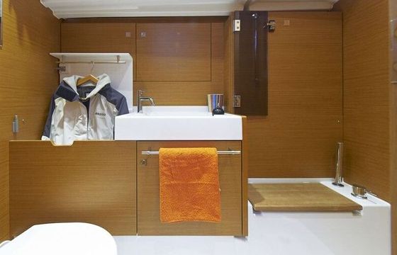 Sailboat Jeanneau Sun Odyssey 469 14.05m
