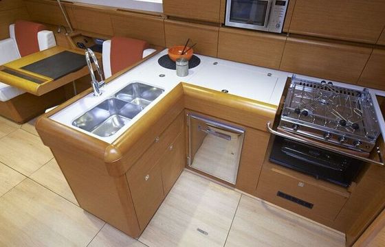 Sailboat Jeanneau Sun Odyssey 469 14.05m