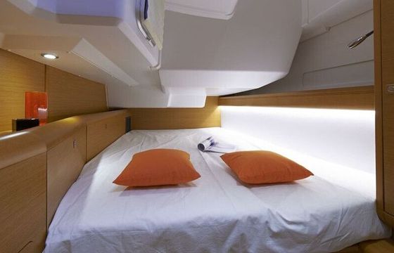 Sailboat Jeanneau Sun Odyssey 469 14.05m