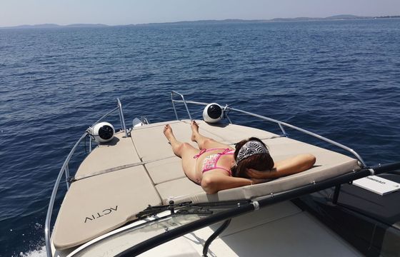 Motorboat QUICKSILVER ACTIV 805 CRUISER 350hp