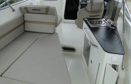 Motorboat QUICKSILVER ACTIV 805 CRUISER 350hp