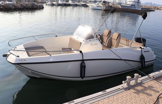 Motorboat Quicksilver Activ 555 Open 100hp