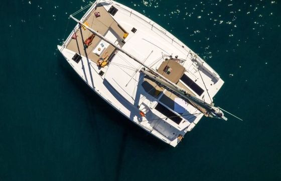 Catamaran Bali 4.2 A/C-GEN &amp; WM 12m