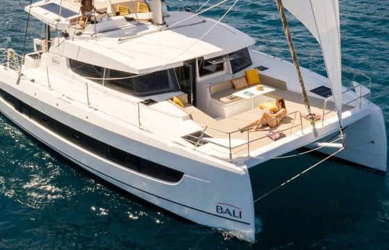 Catamaran Bali 4.2 A/C-GEN &amp; WM 12m