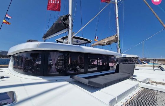 Catamaran Lagoon-Bénéteau Lagoon 42 - 4 + 2 cab. 12m