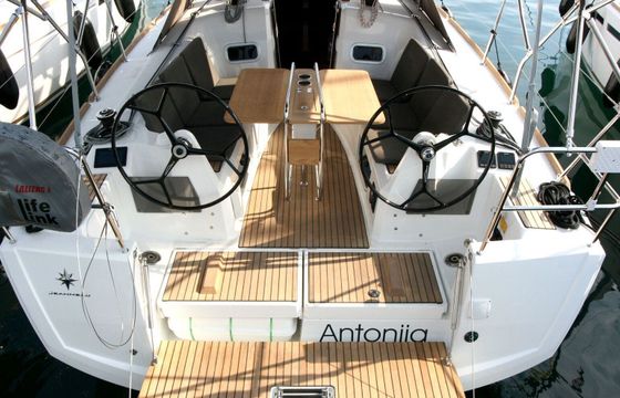 Sailboat JEANNEAU SUN ODYSSEY 349 10.34m