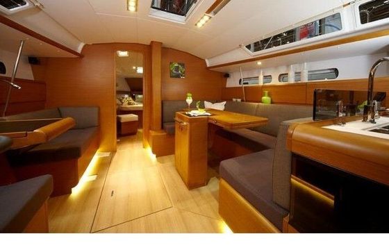 Sailboat JEANNEAU 449 13.76m