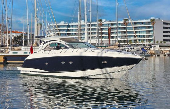 Motor yacht Sunseeker Portofino 47 960hp