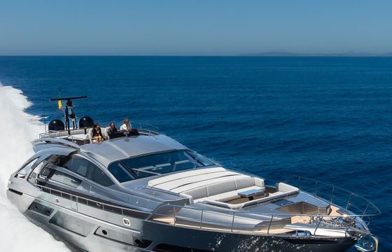 Motor yacht Pershing 9x 2000hp