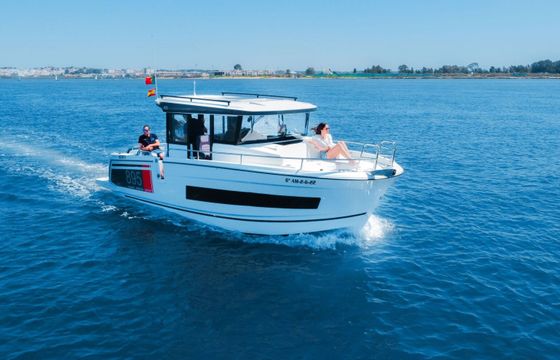 Motorboat Jeanneau Merry Fisher Sport 895 425hp