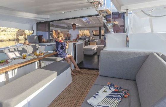 Catamaran ELBA 45 (1 MASTER + 2 CAB + 1 / 3 SDB) 13m