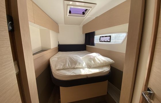Catamaran Fountaine Pajot Astréa 42 12.58m