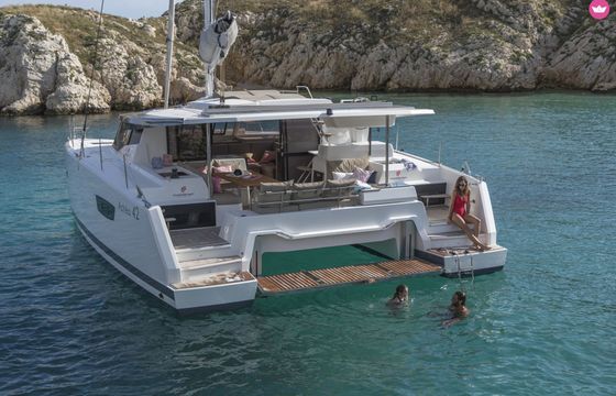 Catamaran Fountaine Pajot Astréa 42 12.58m