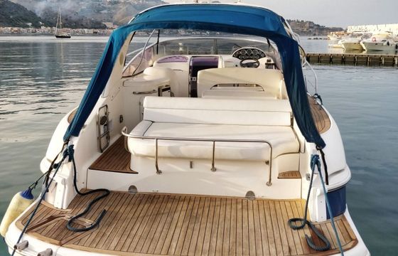 Motorboat BAVARIA 32 Sport 450hp