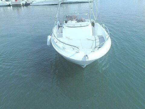 Motorboat Jeanneau Cap Camarat 5.5 Cc 100hp