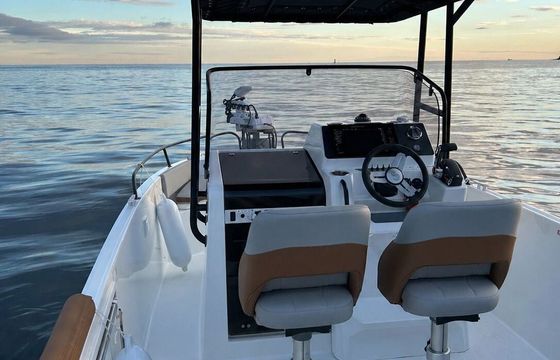 Motorboat Beneteau Flyer 7 200hp