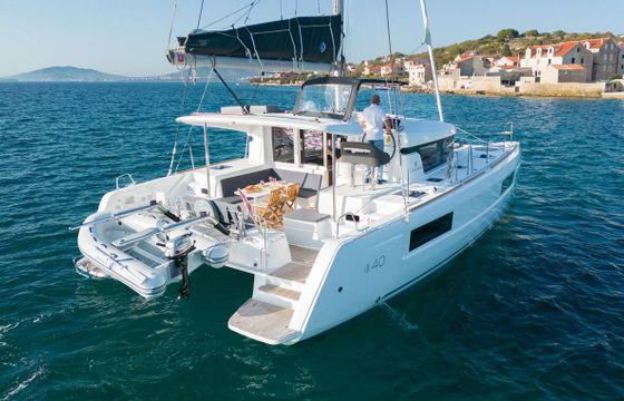 Catamaran Lagoon-Bénéteau Lagoon 40 - 4 + 2 cab 11m