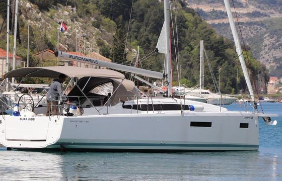 Sailboat Jeanneau Sun Odyssey 380 11m