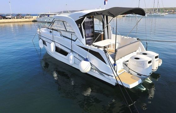 Motorboat Antares 9 OB 400hp