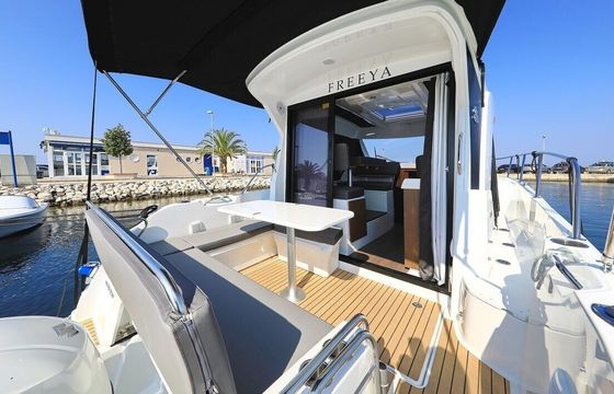 Motorboat Antares 9 OB 400hp