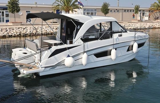 Motorboat Antares 9 OB 400hp