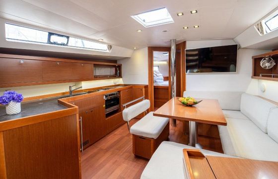Sailboat Beneteau Oceanis 45 13.85m