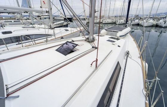 Sailboat Beneteau Oceanis 45 13.85m