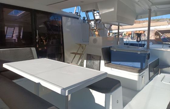 Catamaran Fountaine Pajot Fountaine Pajot Astrea 42 - 4 + 2 cab. 12.58m