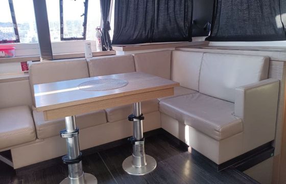 Catamaran Fountaine Pajot Fountaine Pajot Astrea 42 - 4 + 2 cab. 12.58m