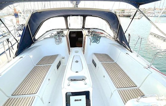 Sailboat Beneteau Cyclades 39.3 11.7m