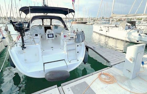 Sailboat Beneteau Cyclades 39.3 11.7m