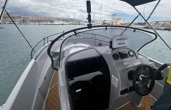 Motorboat Aqua 24 S7 130hp